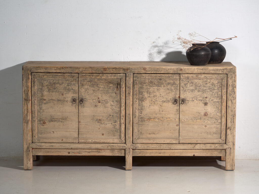 Aparador antiguo en madera de olmo – China, circa 1950