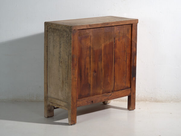 Armario bajo antiguo en olmo – China, circa 1950