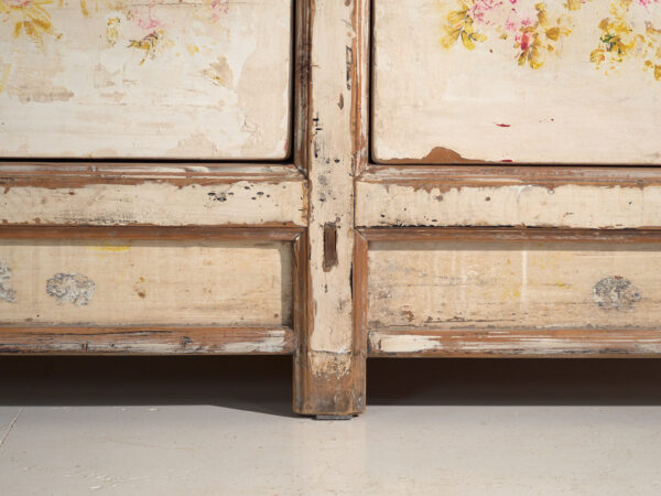 Aparador antiguo pintado en madera de pino – China, circa 1930