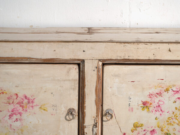 Aparador antiguo pintado en madera de pino – China, circa 1930