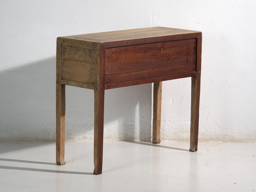 Consola antigua en abeto con tres cajones – China, circa 1930