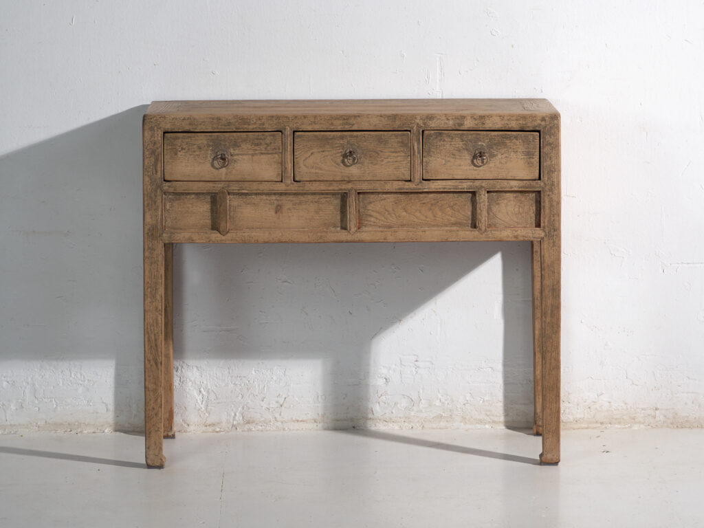 Consola antigua en abeto con tres cajones – China, circa 1930