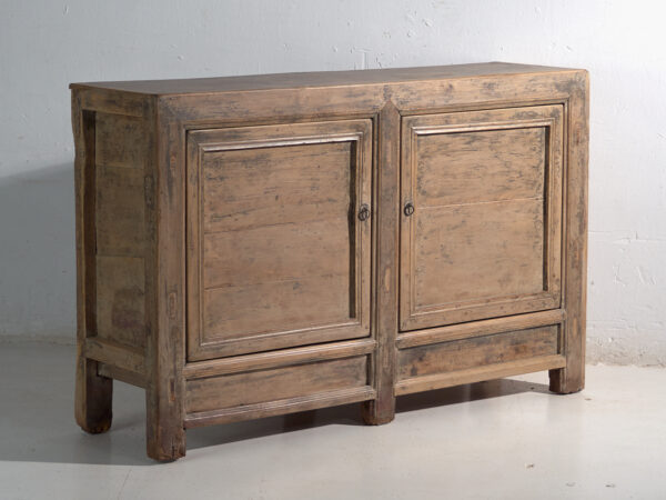 Aparador antiguo en madera de pino – China, circa 1930
