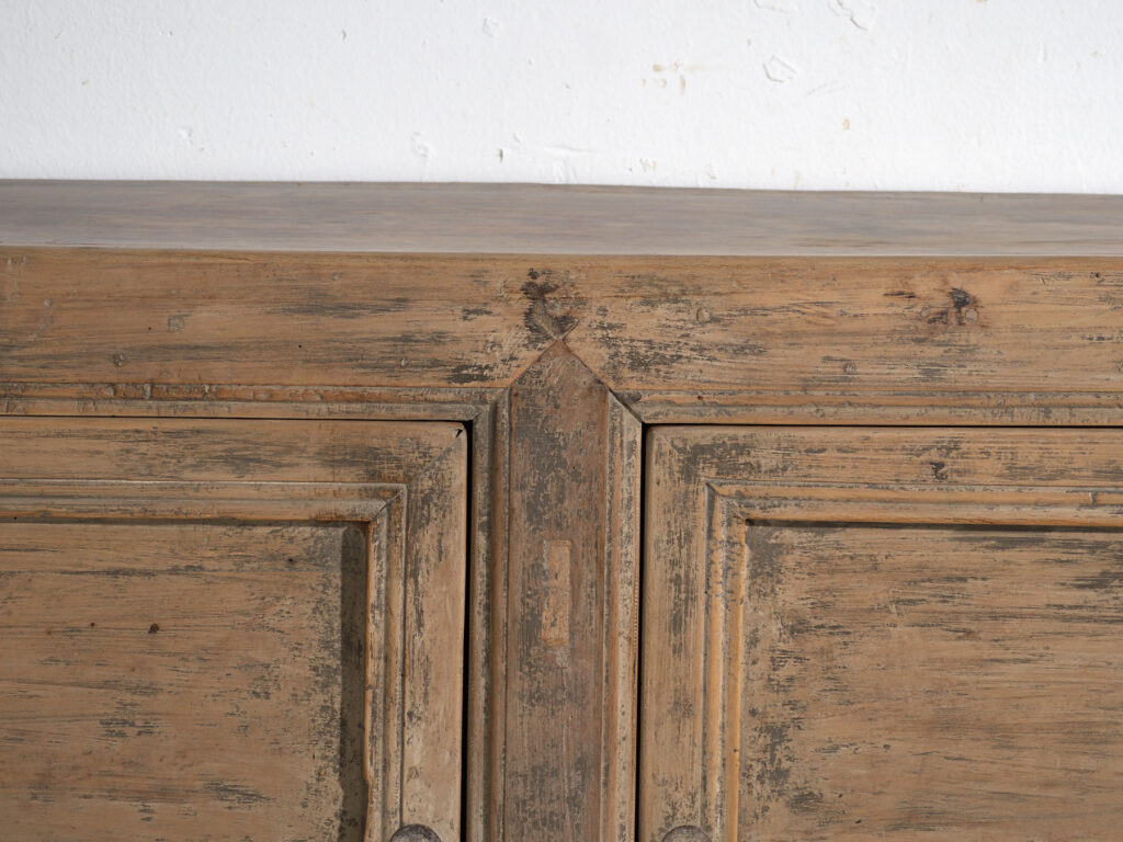 Aparador antiguo en madera de pino – China, circa 1930