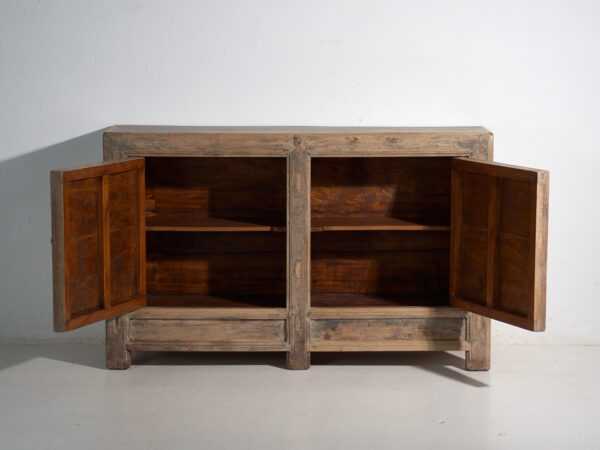 Aparador antiguo en madera de pino – China, circa 1930