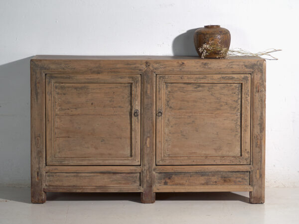 Aparador antiguo en madera de pino – China, circa 1930
