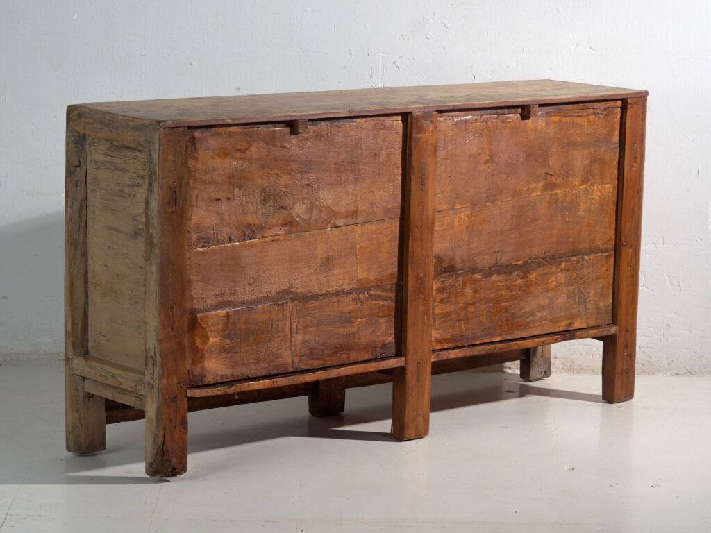 Aparador antiguo en madera de pino – China, circa 1930