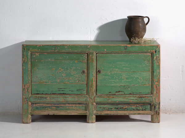 Aparador antiguo con pintura verde original – China, circa 1930