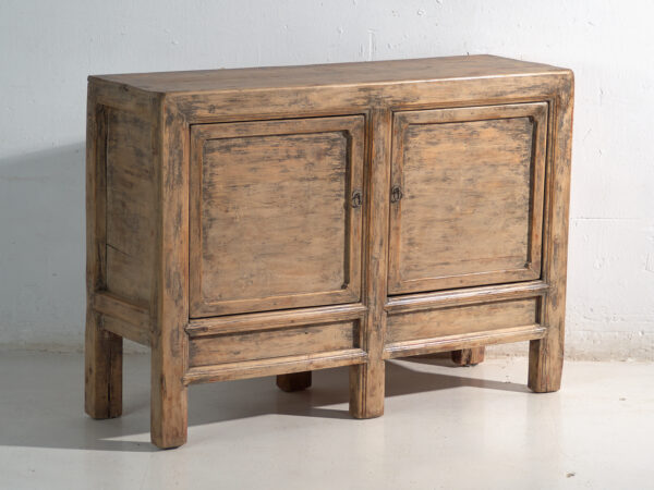 Aparador antiguo en madera de pino – China, circa 1930