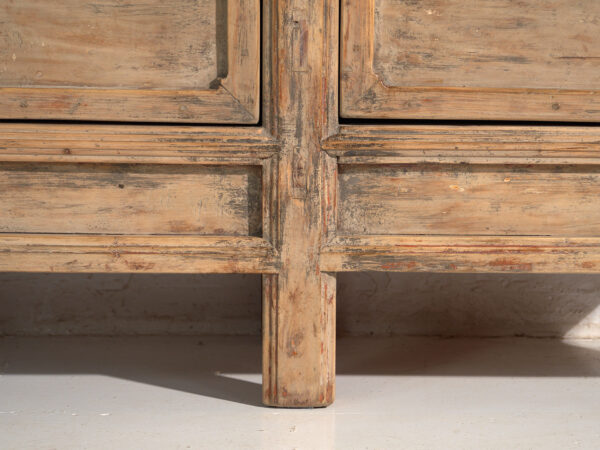 Aparador antiguo en madera de pino – China, circa 1930