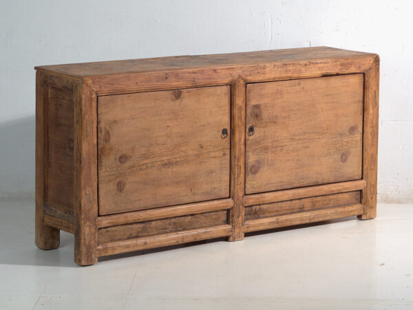 Aparador antiguo en madera de pino – China, circa 1930