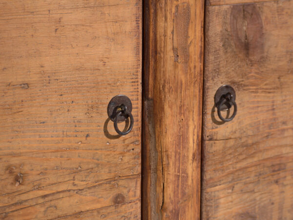 Aparador antiguo en madera de pino – China, circa 1930