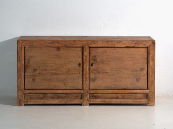 Aparador antiguo en madera de pino – China, circa 1930