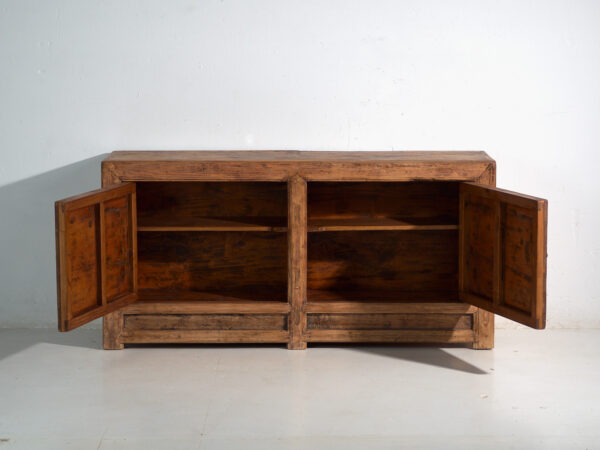 Aparador antiguo en madera de pino – China, circa 1930