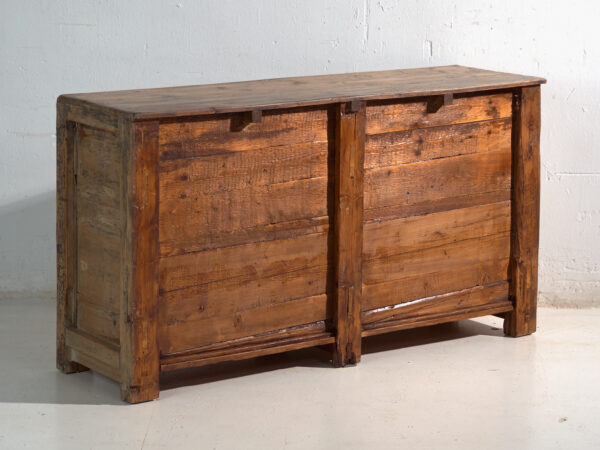 Aparador antiguo en madera de pino – China, circa 1930