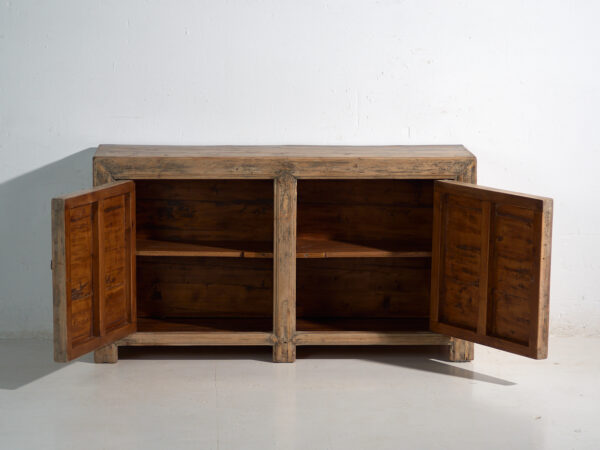 Aparador antiguo en madera de pino – China, circa 1930