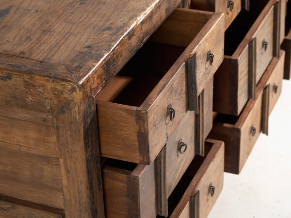 Mueble antiguo de varios cajones – China, circa 1930