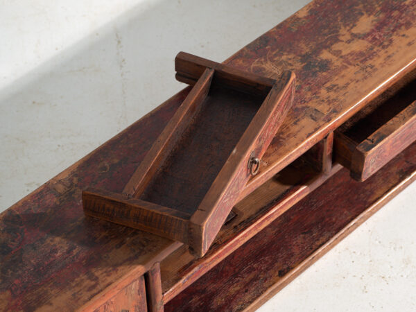 Mueble bajo antiguo pintada en pino – China, circa 1930