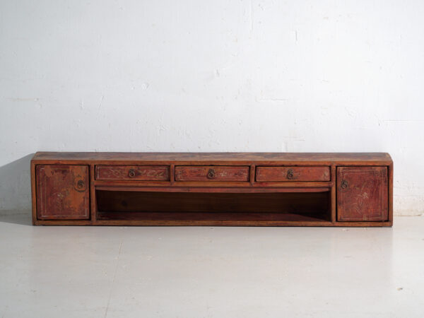 Mueble bajo antiguo pintada en pino – China, circa 1930