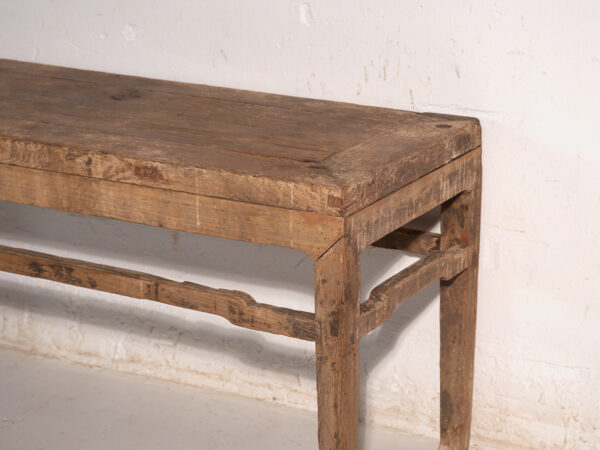 Banco bajo antiguo en madera de pino – China, circa 1890