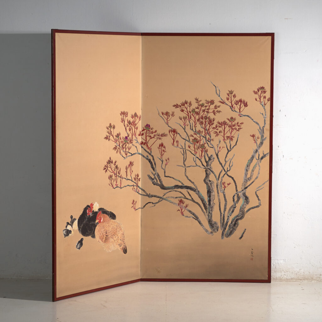 Biombo japonés antiguo de dos hojas sobre fondo dorado – Japón, circa 1920