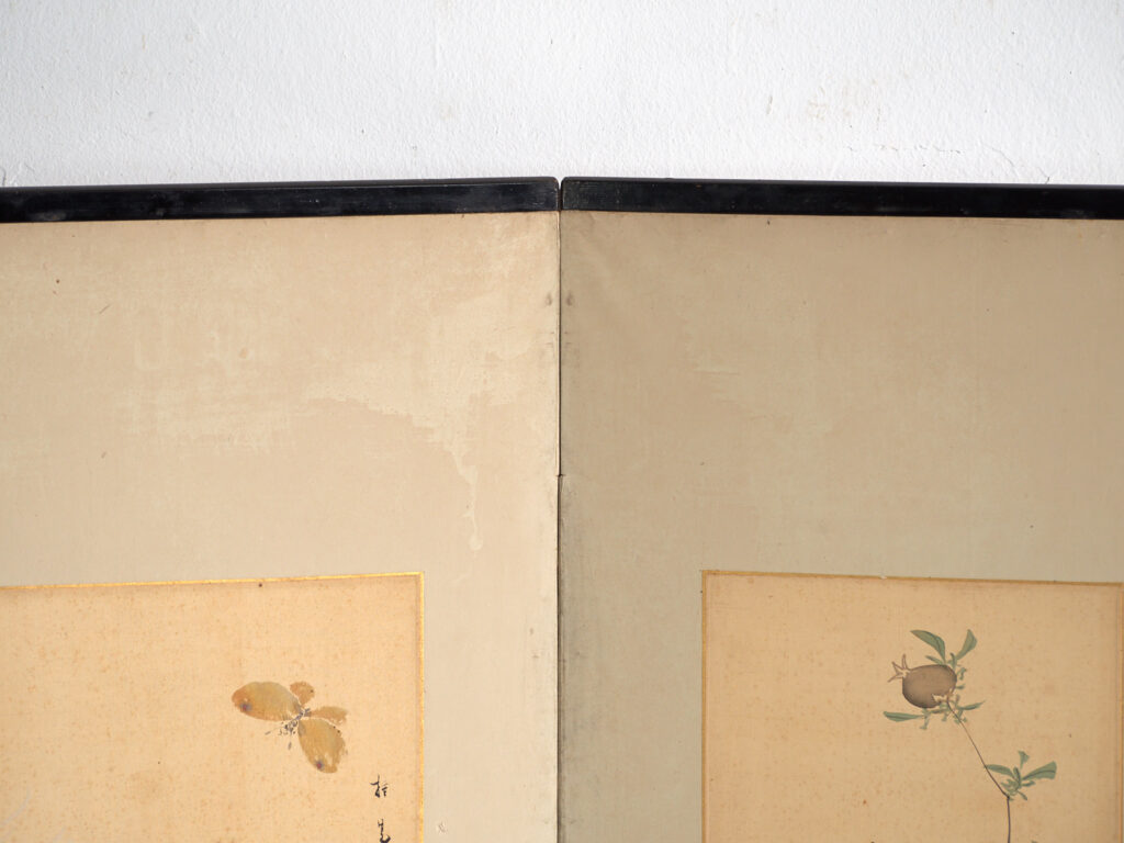 Biombo japonés antiguo de dos hojas con pinturas montadas – Japón, circa 1900