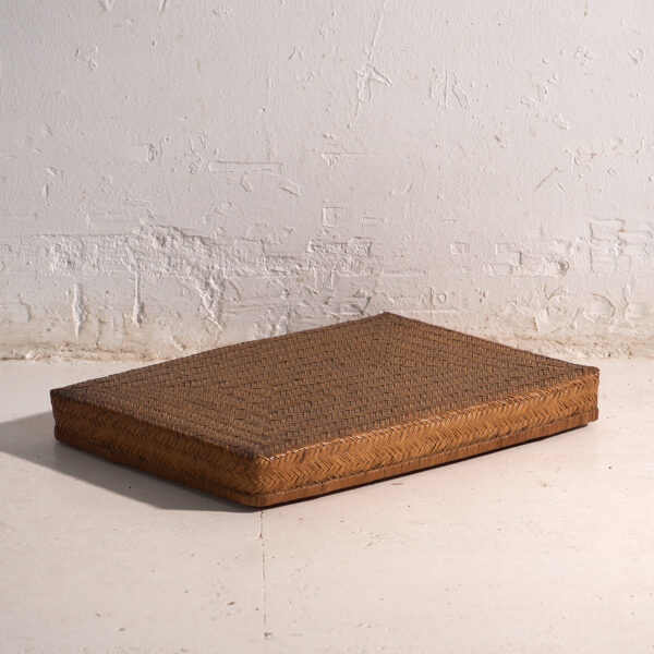 Caja plana antigua japonesa en ratán tejido – Japón, circa 1920. Set de dos.