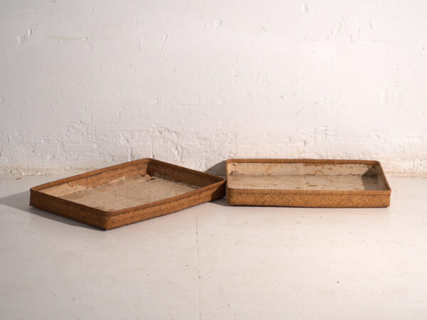 Caja plana antigua japonesa en ratán tejido – Japón, circa 1920. Set de dos.