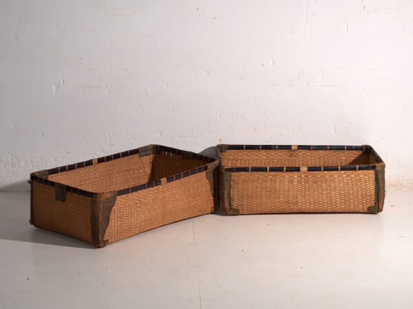 Set de dos cestas antiguas kōri en mimbre de sauce – Japón, circa 1920