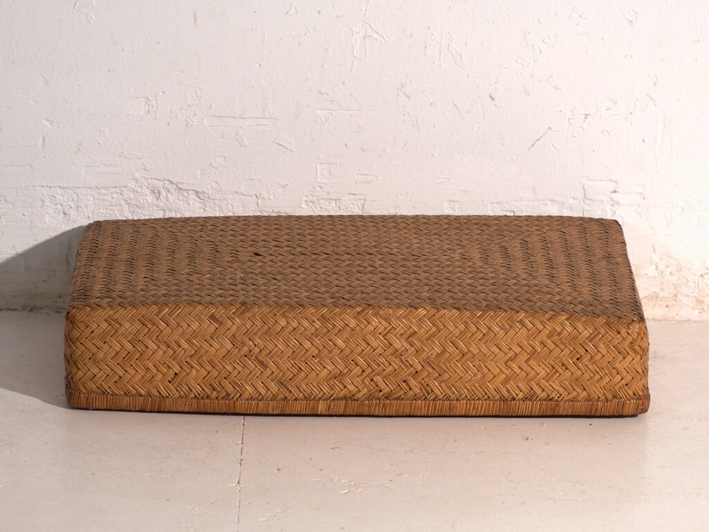 Cajas antiguas japonesas en bambú trenzado – Japón, circa 1950. Conjunto de dos piezas.