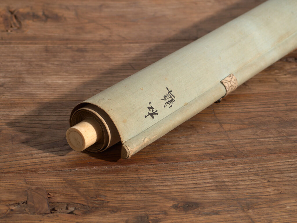 Kakejiku antiguo de grulla en color sobre papel – Japón, circa 1900