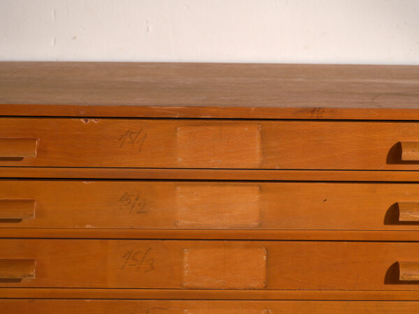 Cajonera de planos antigua en madera de haya – Europa central, circa 1960