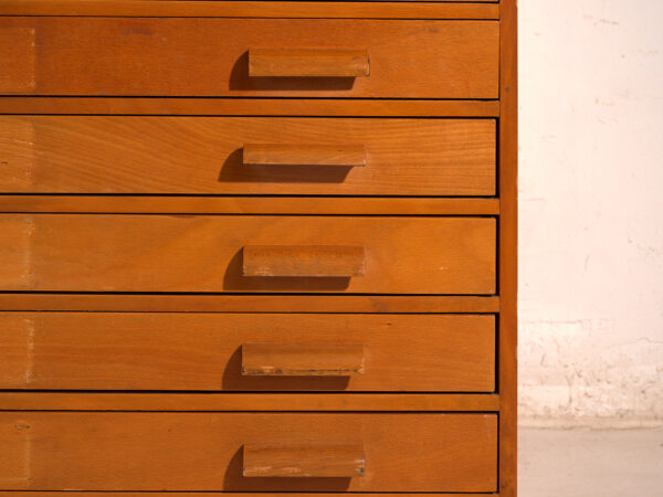 Cajonera de planos antigua en madera de haya – Europa central, circa 1960