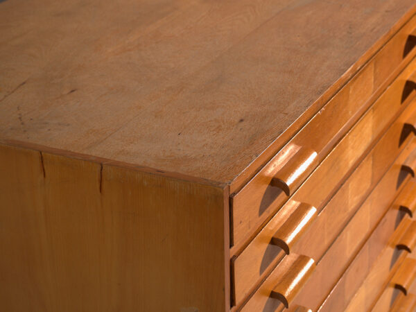 Cajonera de planos antigua en madera de haya – Europa central, circa 1960