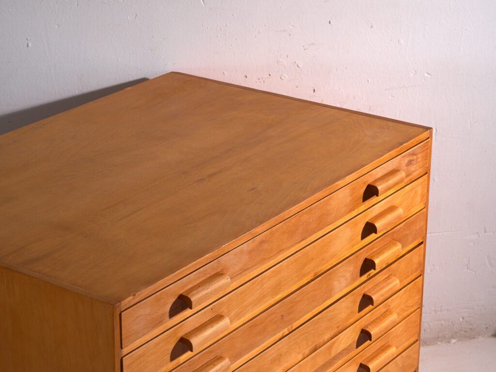 Cajonera de planos antigua en madera de haya – Europa central, circa 1960