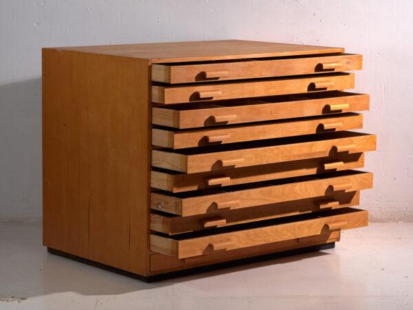 Cajonera de planos antigua en madera de haya – Europa central, circa 1960