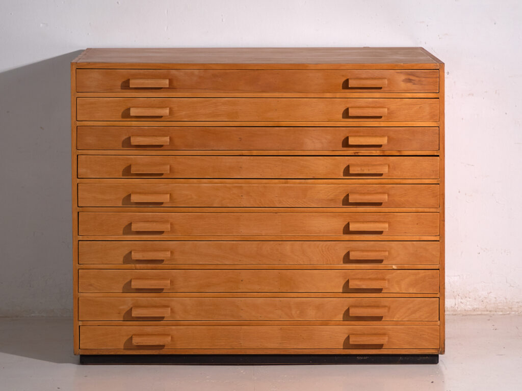 Cajonera de planos antigua en madera de haya – Europa central, circa 1960
