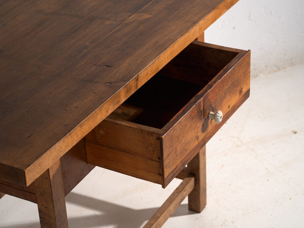 Mesa de cocina antigua en madera maciza – Europa central, circa 1920