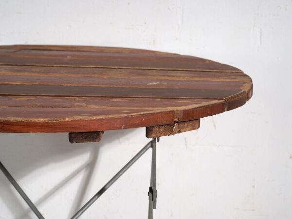 Mesa de jardín plegable antigua en madera y hierro – Europa central, circa 1950