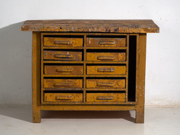Mueble industrial de cajones en pino y hierro – Europa central, circa 1950