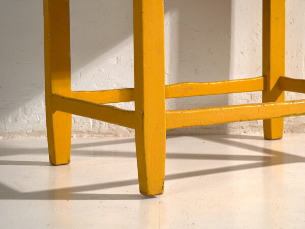 Mesa de cocina antigua pintada en madera de pino – Europa central, circa 1920