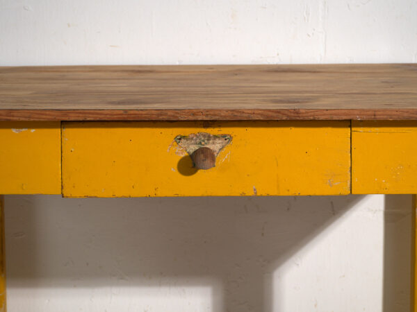 Mesa de cocina antigua pintada en madera de pino – Europa central, circa 1920