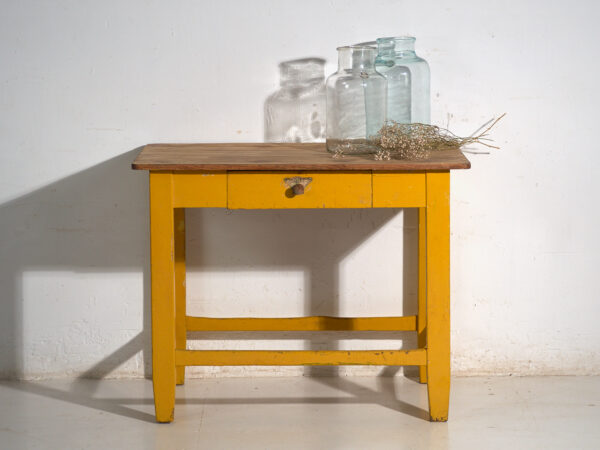 Mesa de cocina antigua pintada en madera de pino – Europa central, circa 1920